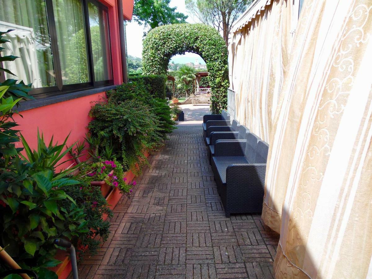 Al Borgo Bed and Breakfast Λούκα Εξωτερικό φωτογραφία